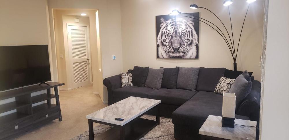 COZY 2BR/2BA ! 5MINtoDisney ! AngelStadium!HondaCenter